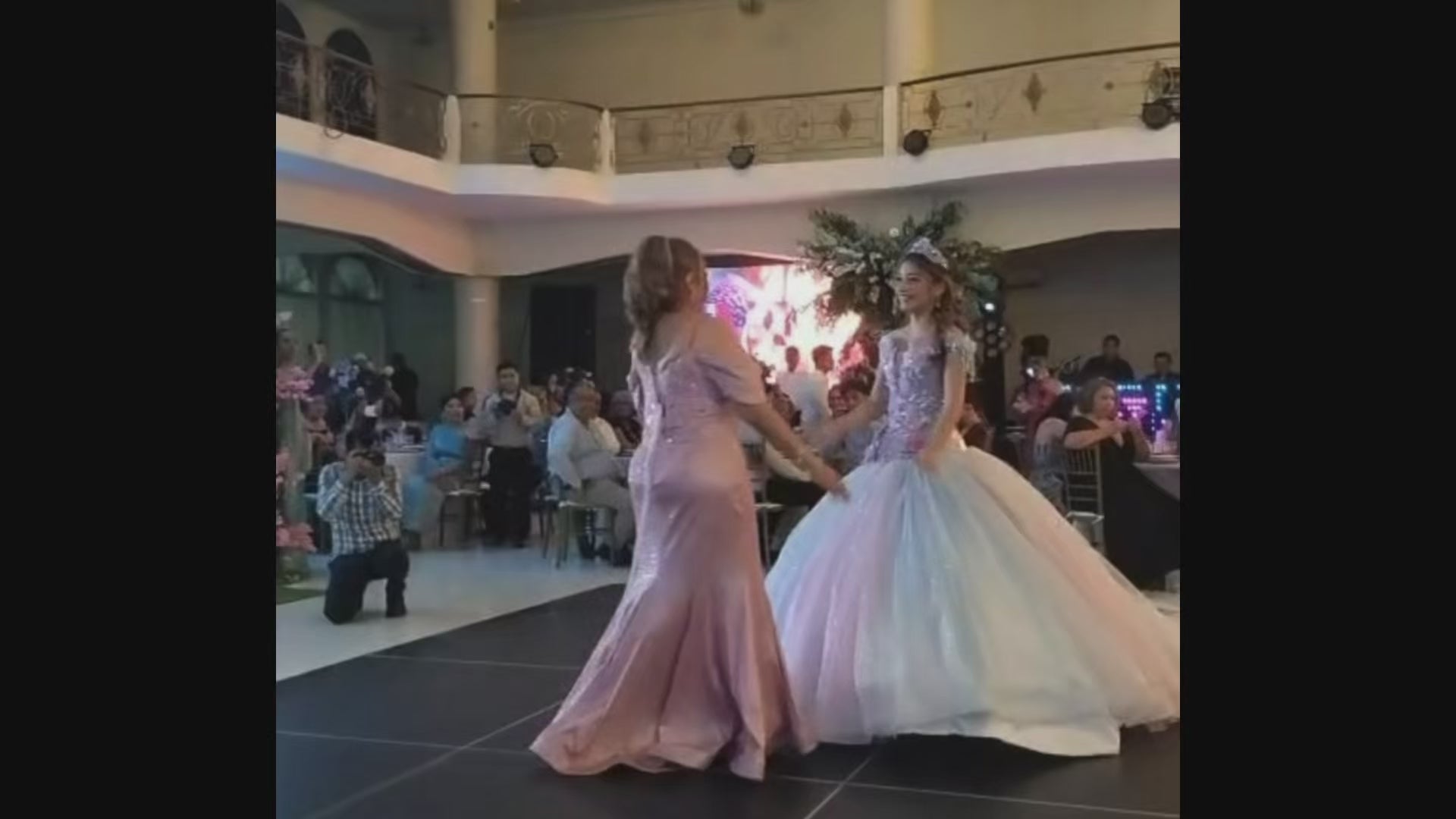 Cargar video: 